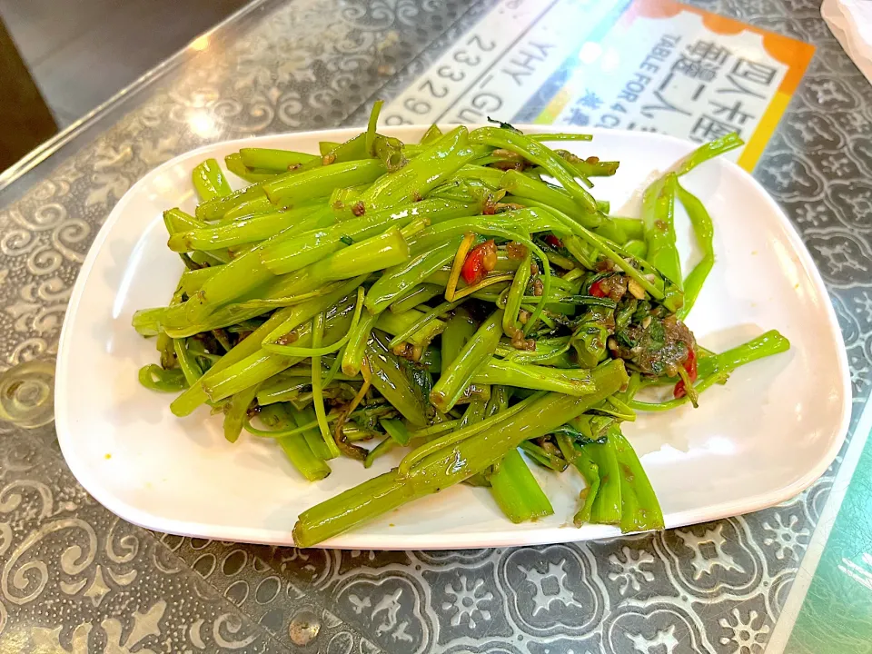 Fried morning glory with shrimp sauce|skyblueさん