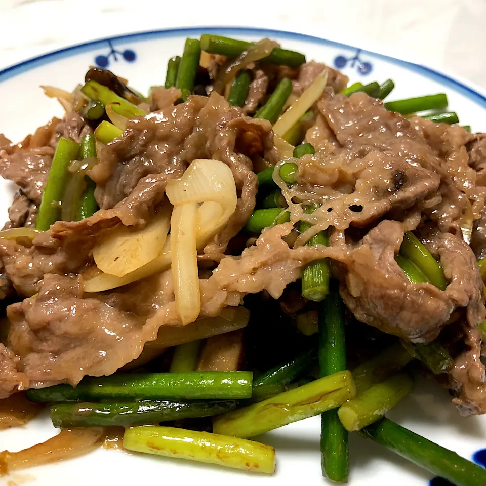 牛肉とニンニクの芽のオイマヨ炒め|Hawaiiさん