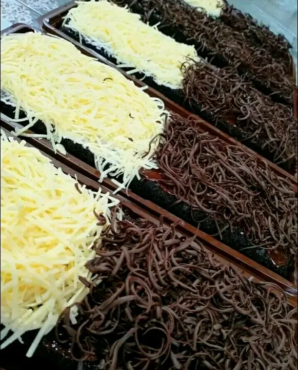 Brownies kukus persegi
topping coklat dn keju|maiaruliさん