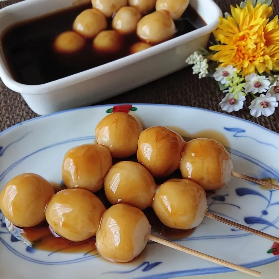 シュトママさんの料理 シュトママ朝市　海苔巻きみたらし団子１本５０円。|ポトスさん