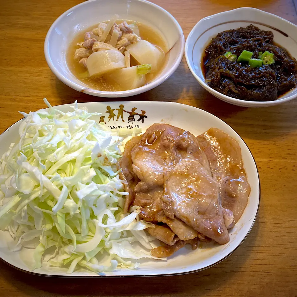 豚の生姜焼きとら蕪と鶏肉の煮物と、もずく酢|もえさん