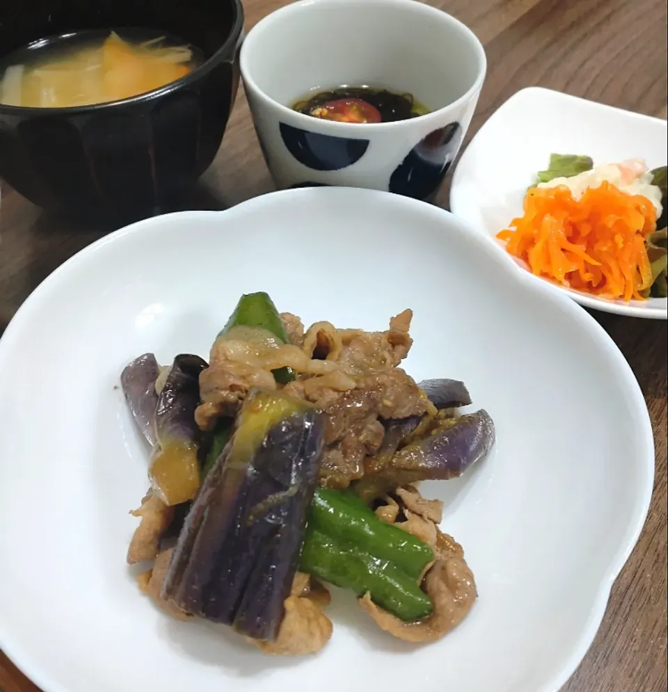 Snapdishの料理写真:茄子と豚こまのオイスターソース炒め|ゆりちさん