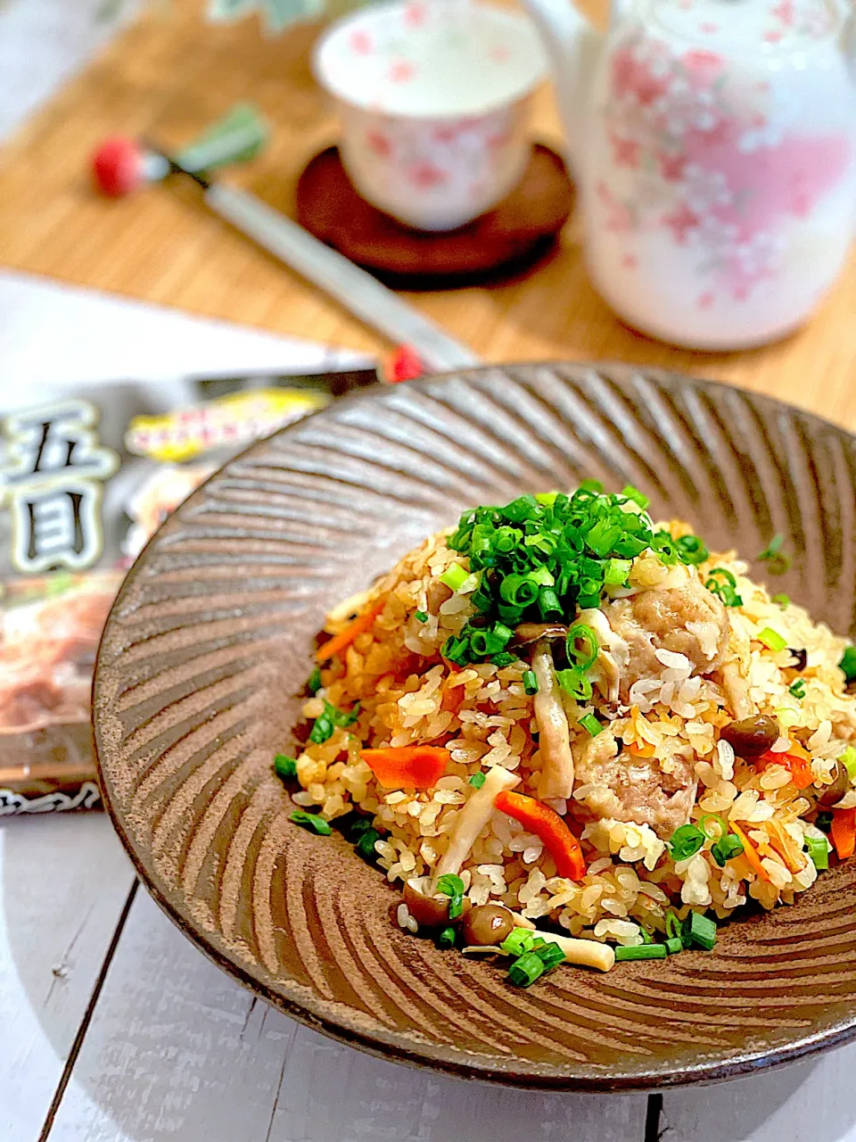 夏の食卓応援✨五目シュウマイラスト6個でシュウマイと帆立缶の炊き込みご飯🥰具と調味料の準備は5分の美味しい時短料理〜☺️|AXさん