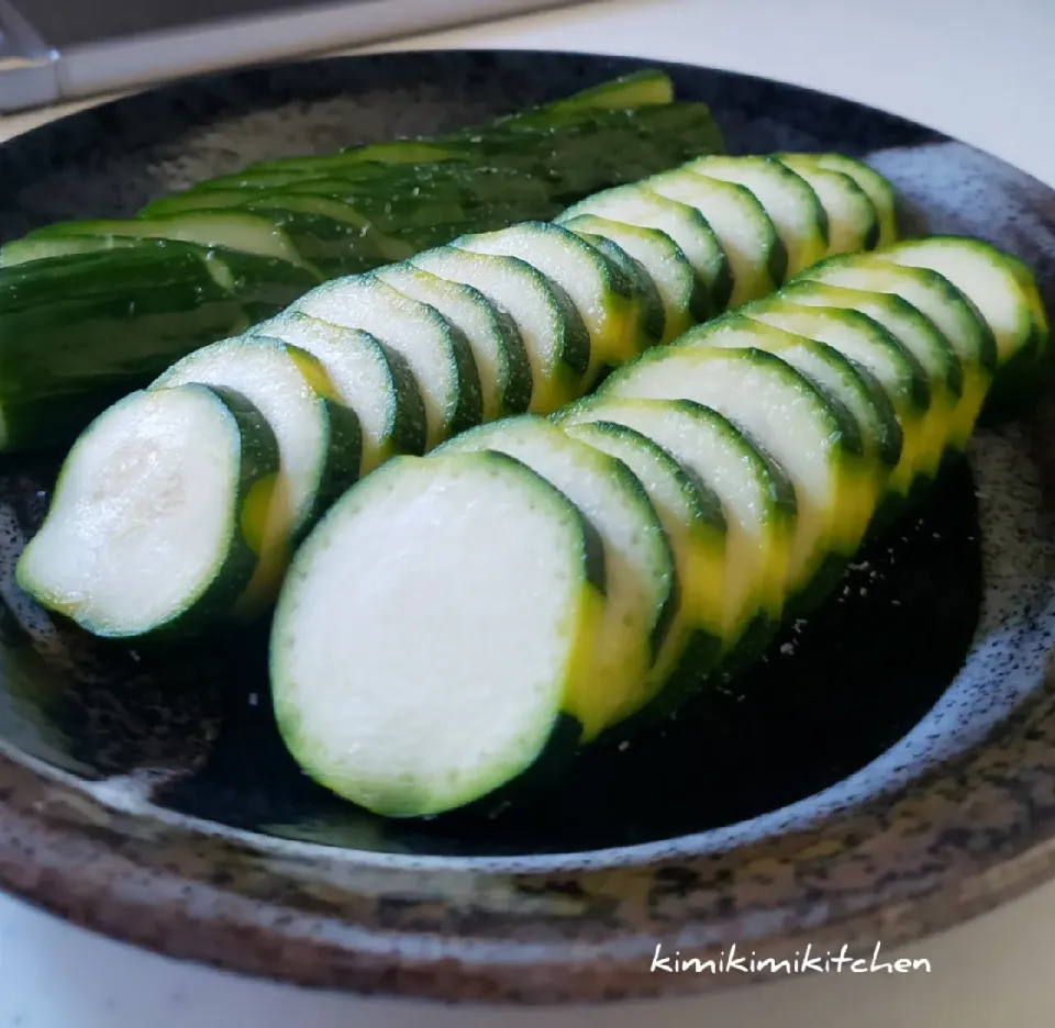 わが家のぬか漬け
🥒きゅうりと、ズッキーニ🥒のぬか漬け|kimikimi❤kitchenさん