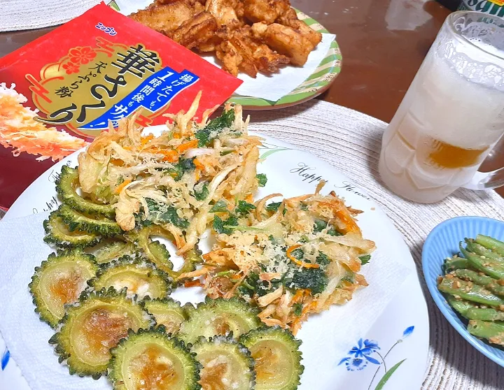 華さくりでかき揚げ☘️
　ごぼう、人参、三つ葉、

ゴーヤ丸々素揚げ
ヤゲン軟骨唐揚げ|びせんさん