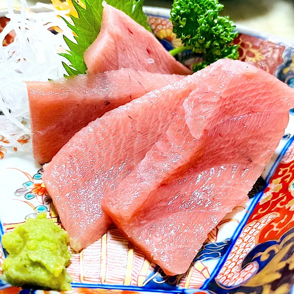 Snapdishの料理写真:マグロ刺身|Food is lifeさん