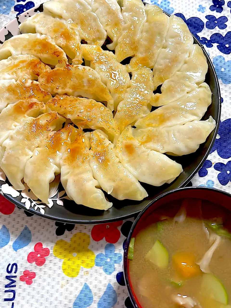 焼き餃子　冷やし味噌汁|4jinoanataさん