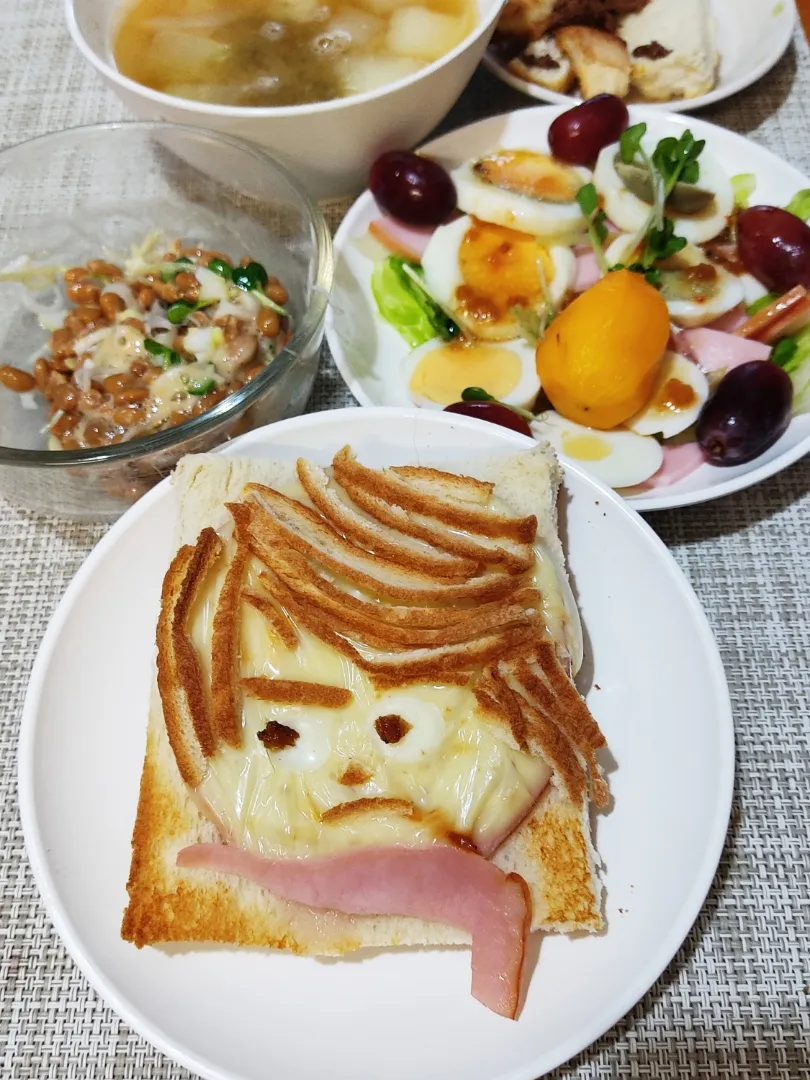 Snapdishの料理写真:俺ら男さ 名はサスケ

光あるところに影がある。まこと栄光の影に数知れぬ忍者の姿があった。
で始まる「サスケ」は、当時としては珍しく、大人の鑑賞も十分耐えうるアニメでした。
かわいらしい絵柄と裏腹に情け容赦しない内容には、もービビりまくり。
でも、メチャクチャ面白かったー。|Rピージャーさん