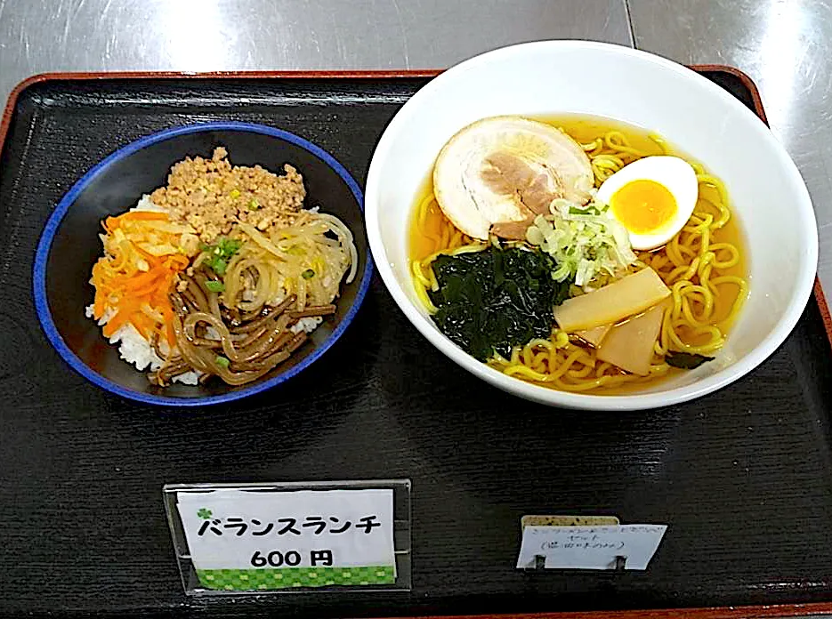 Snapdishの料理写真:ラーメン・ミニ丼セット|nyama1さん