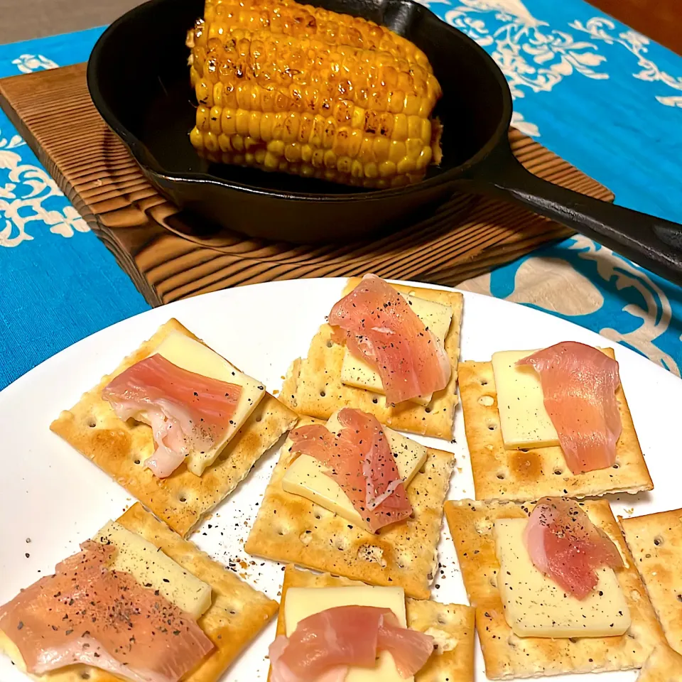 バター醤油焼き🌽 チーズクラッカー|gohan♡さん