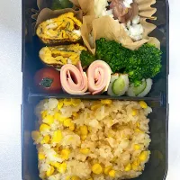 Snapdishの料理写真:とうもろこしご飯のお弁当|鈴木さん