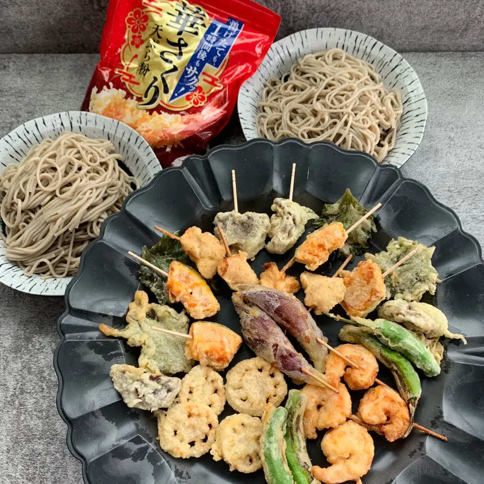 Snapdishの料理写真:レオンさんの料理 華さくりで、色々串揚げ天|らぴすらずり(らぴ)さん