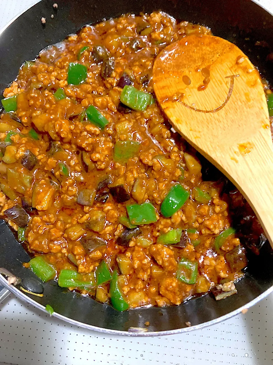 Snapdishの料理写真:麻婆茄子の素を使ってキーマカレー風|coronさん