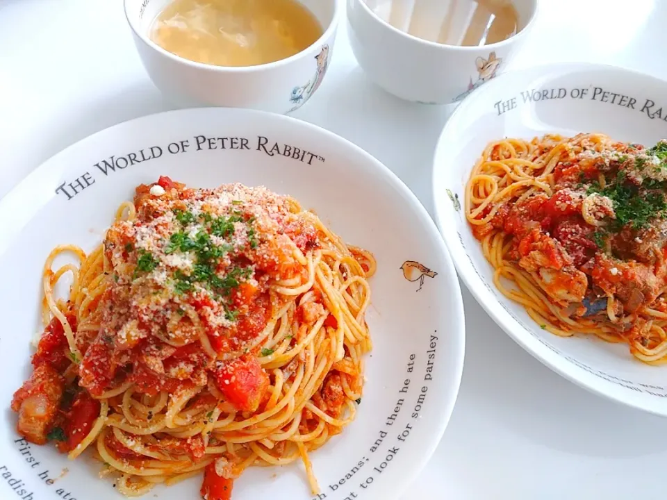 Snapdishの料理写真:鯖とトマトのプッタネスカ風パスタ|☘️みどり食堂さん