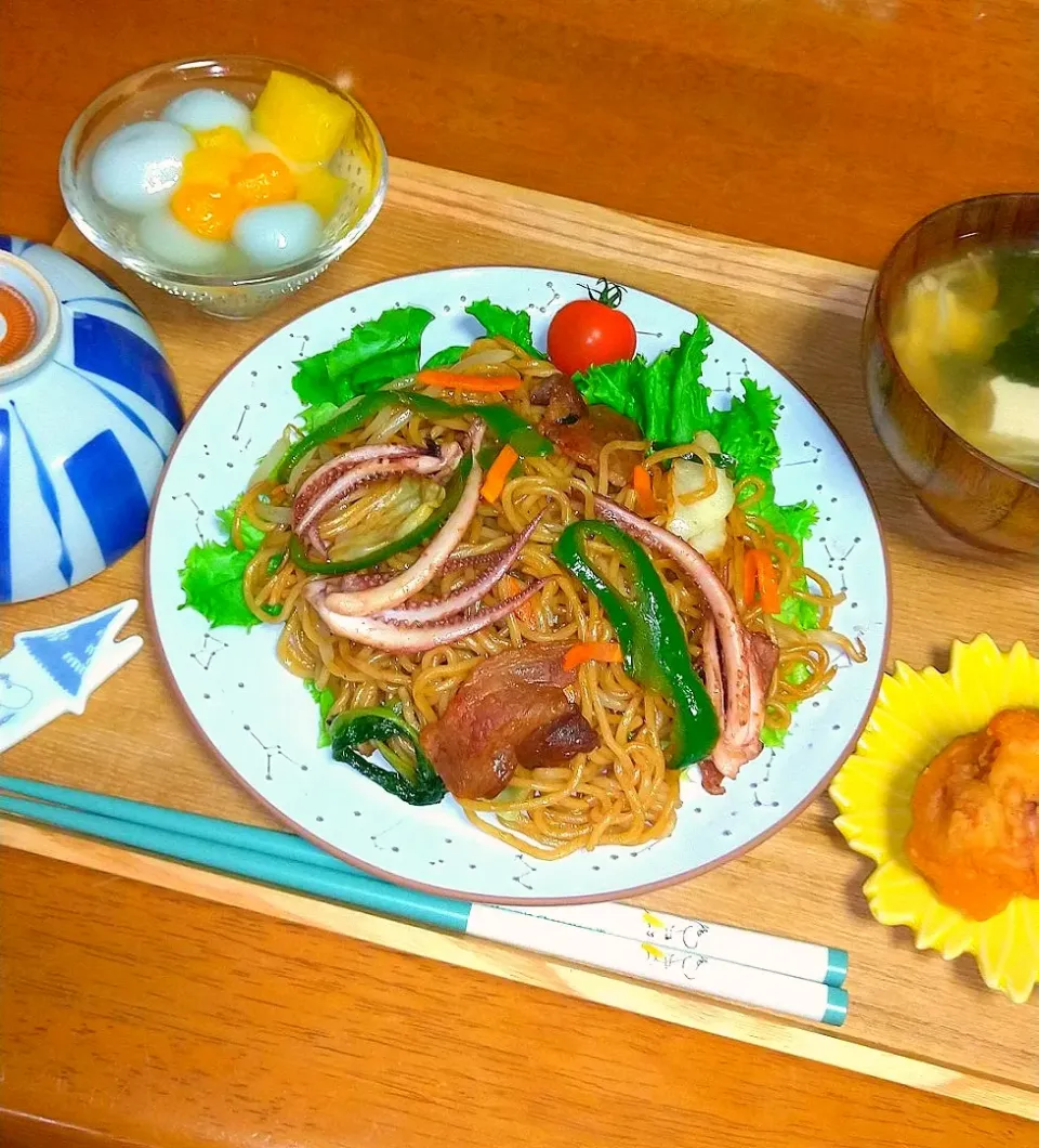 Snapdishの料理写真:イカ焼きそば🦑|とししいたけさん