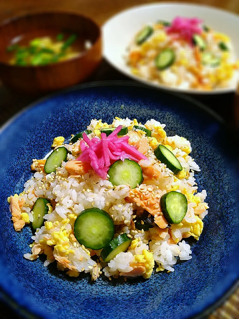 焼き鮭と入り卵の簡単ちらし寿司|まめころさん