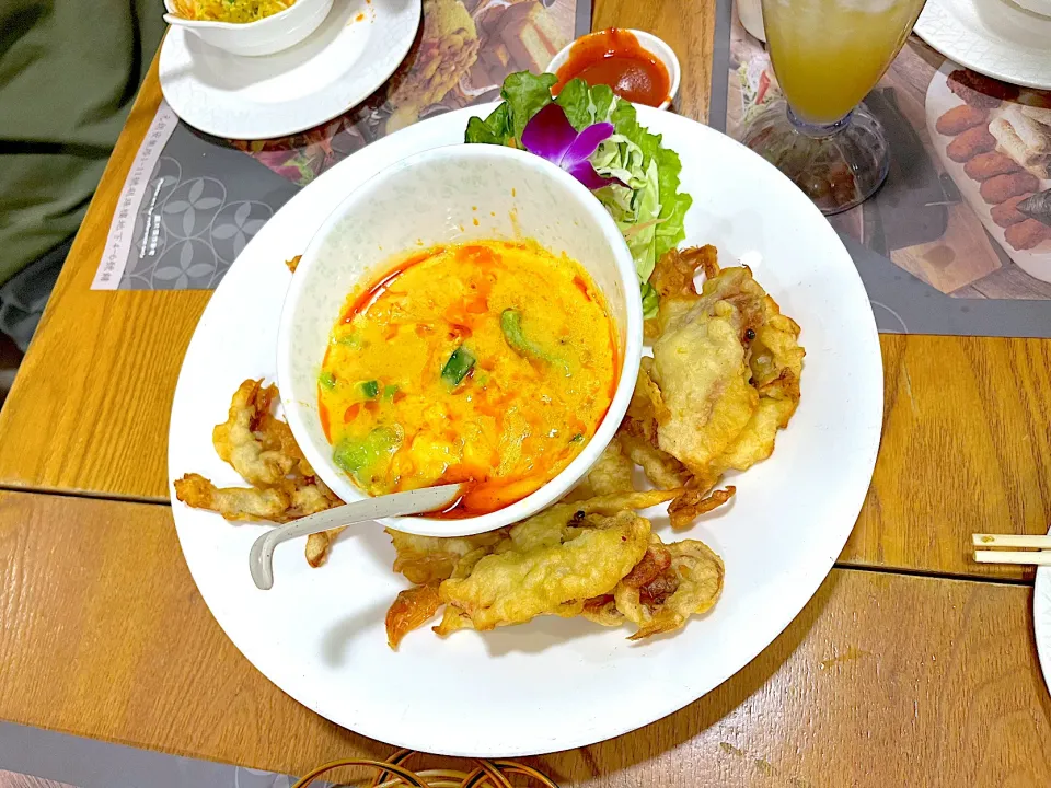 Thai deep fried curry soft shell crab|skyblueさん