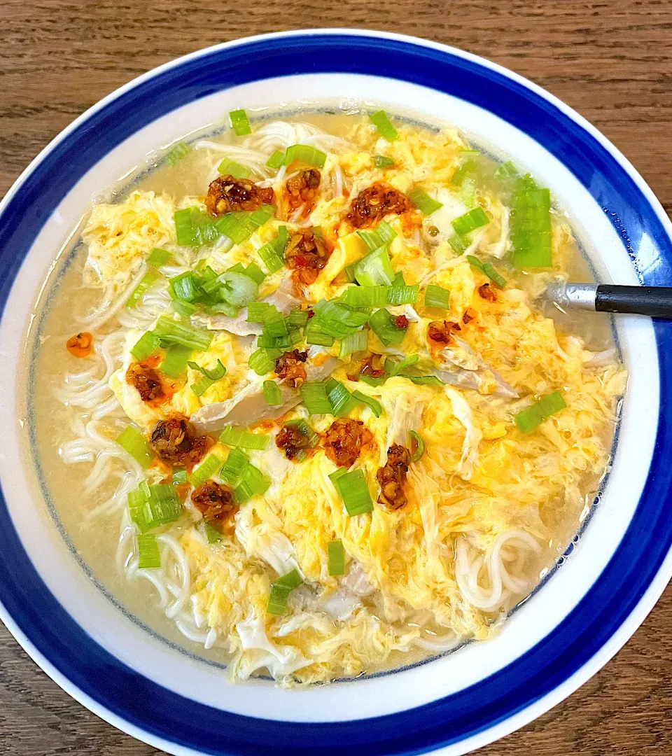 Snapdishの料理写真:ローストチキンリメイクスープでにゅうめん|Masamiさん