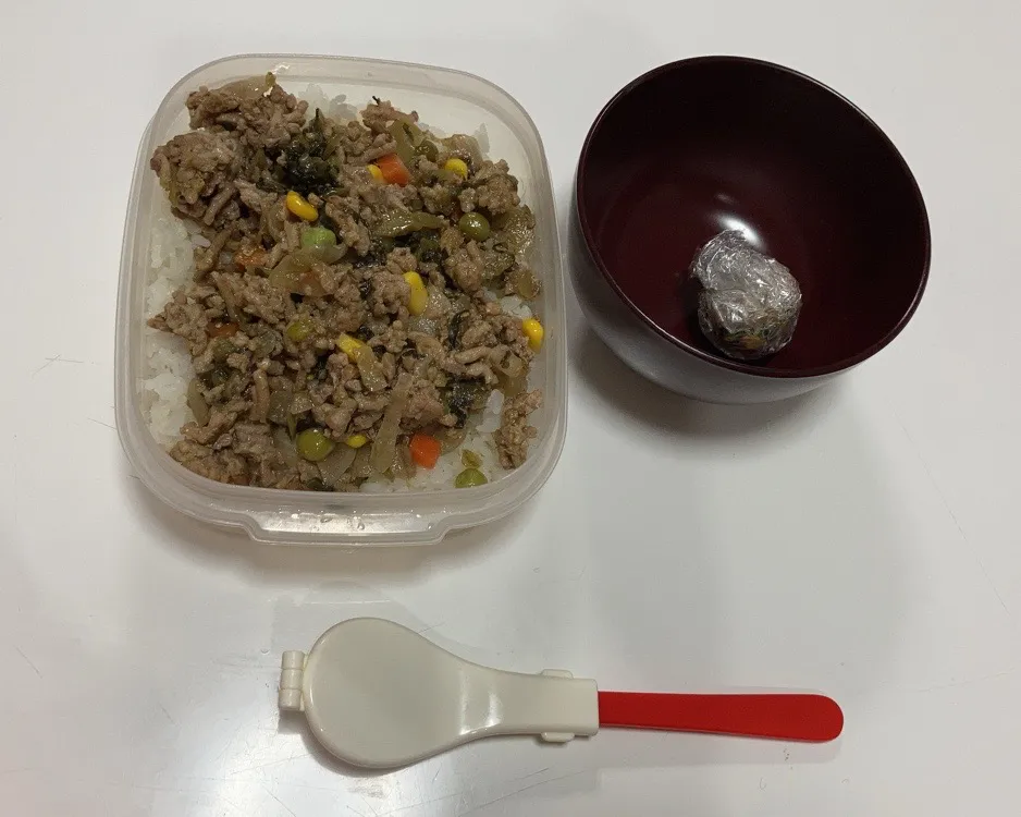 Snapdishの料理写真:パパ弁☆ガパオライス風☆みそ玉|Saharaさん