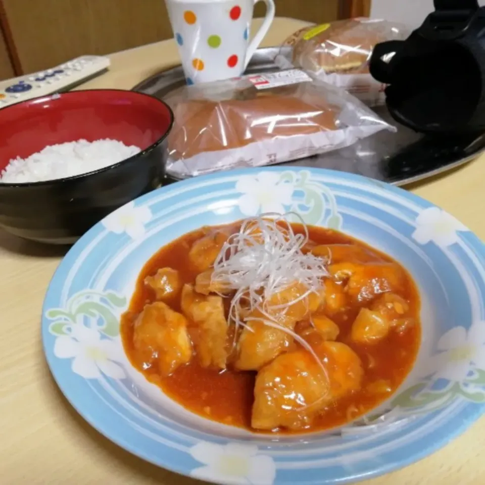 Snapdishの料理写真:鶏チリ。
原価百円未満の高級料理。|ariyo4200さん