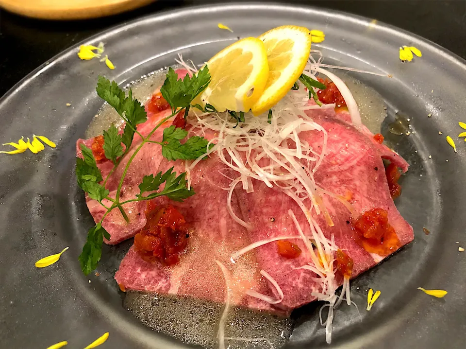 Snapdishの料理写真:牛タンユッケ|みみさん