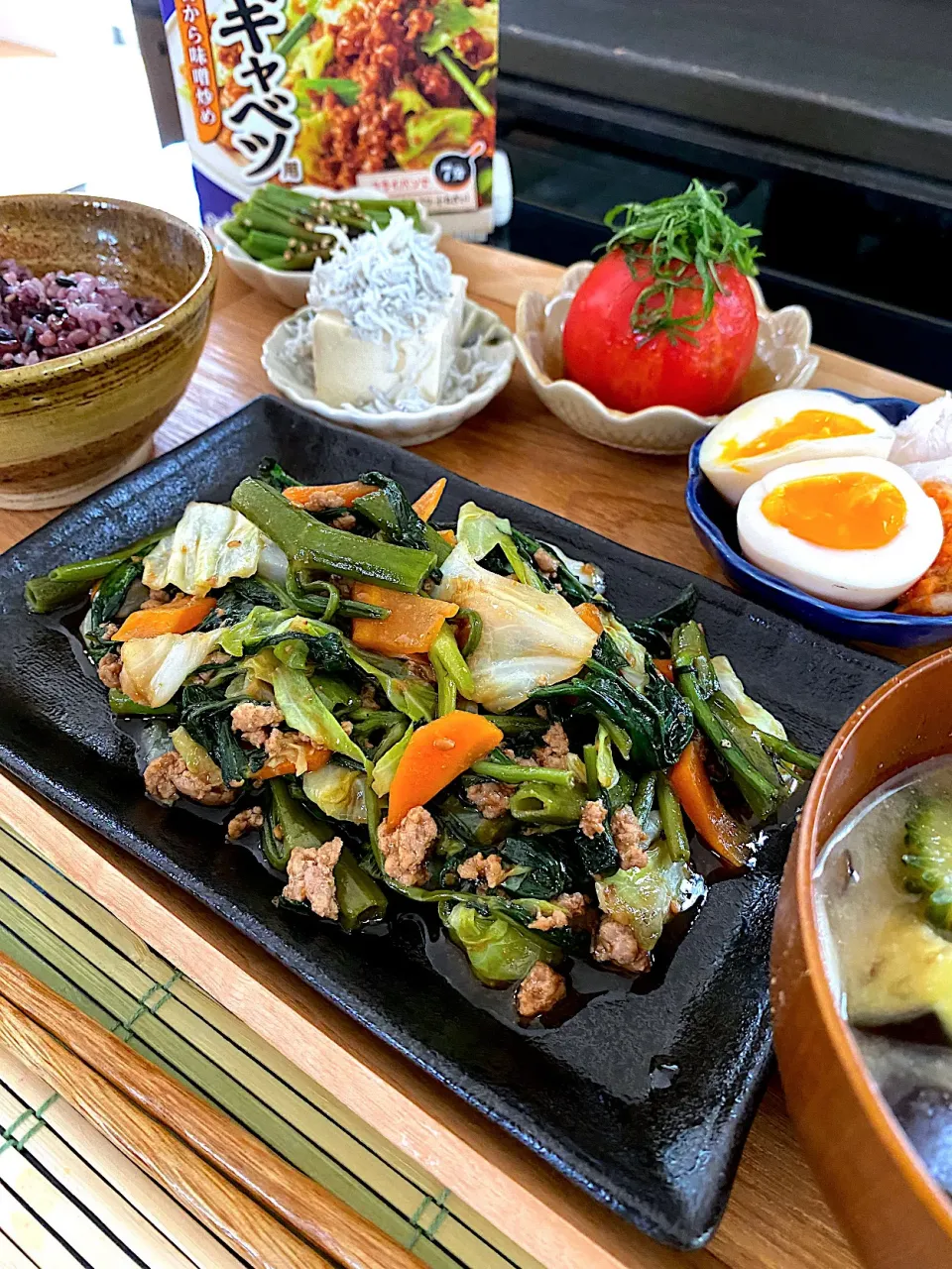 ゆかりさんの料理 和んプレートランチ🥢〜肉みそキャベツ空芯菜炒め〜|ゆかりさん