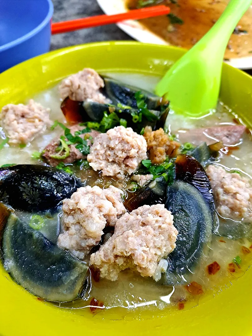 Pork & century egg porridge @ Kuching Open Air Market|ģřãçîöůşさん