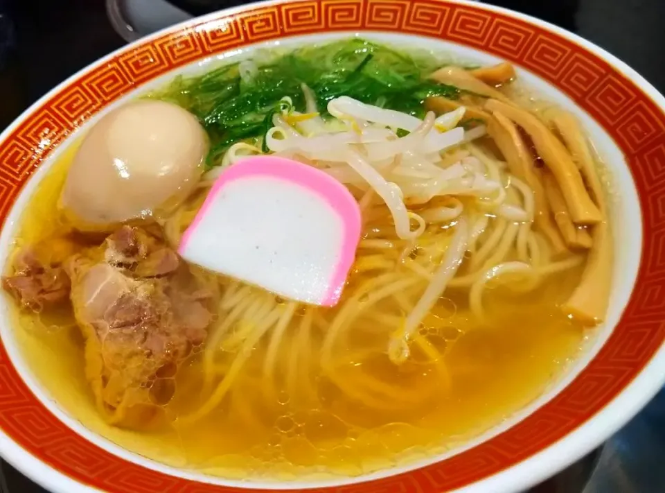 平塚仲吉荘の塩ラーメン（味玉トッピング）|じょうさん