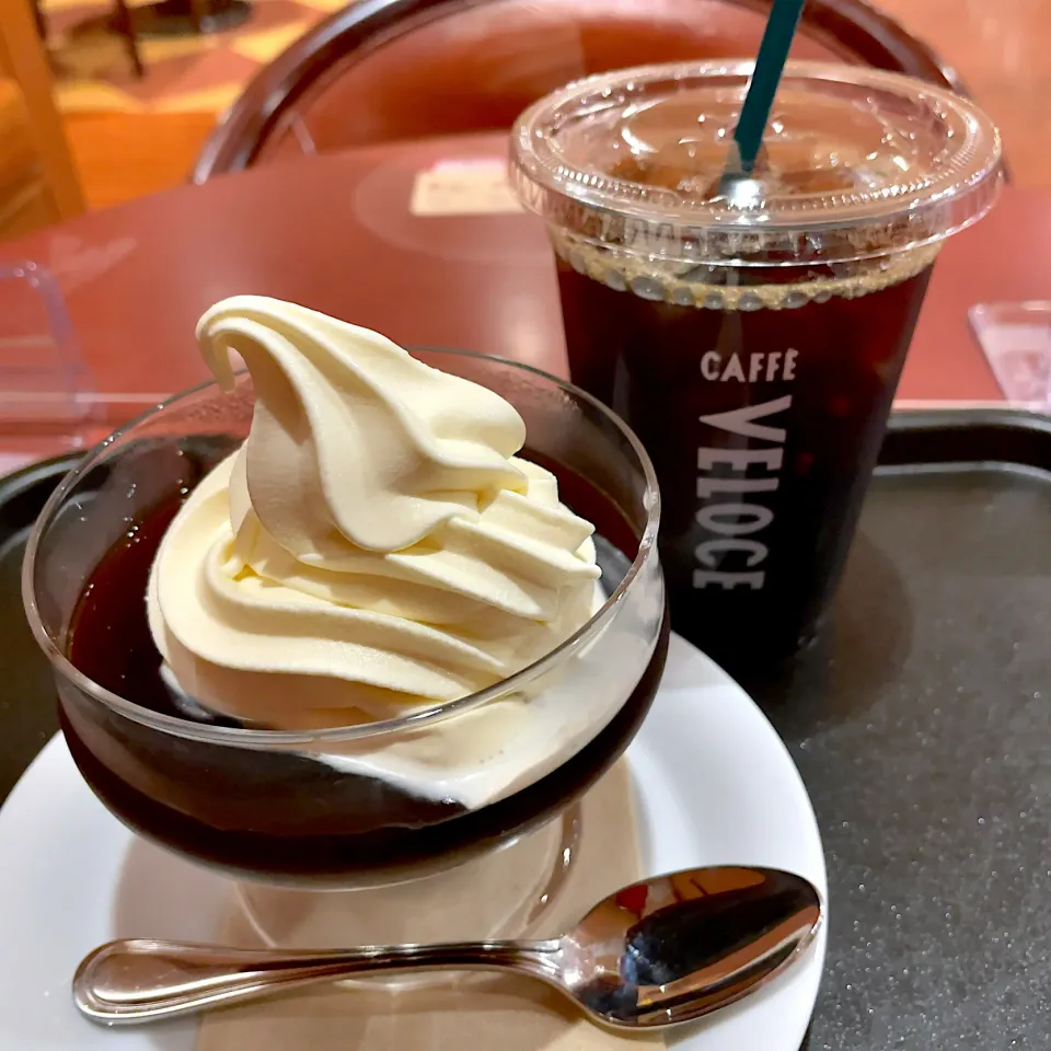 Snapdishの料理写真:コーヒーゼリー w/ アイスコーヒー|T. Wonderさん