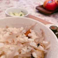 ムール貝とごぼうの炊き込みご飯