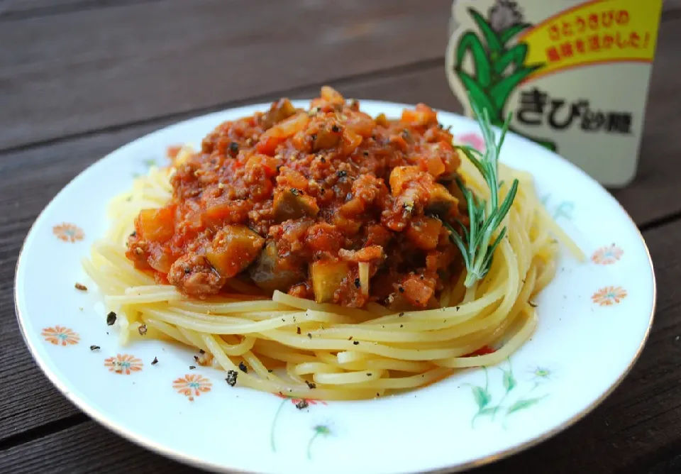 茄子と粗挽き肉のボロネーゼパスタ|薪clubさん