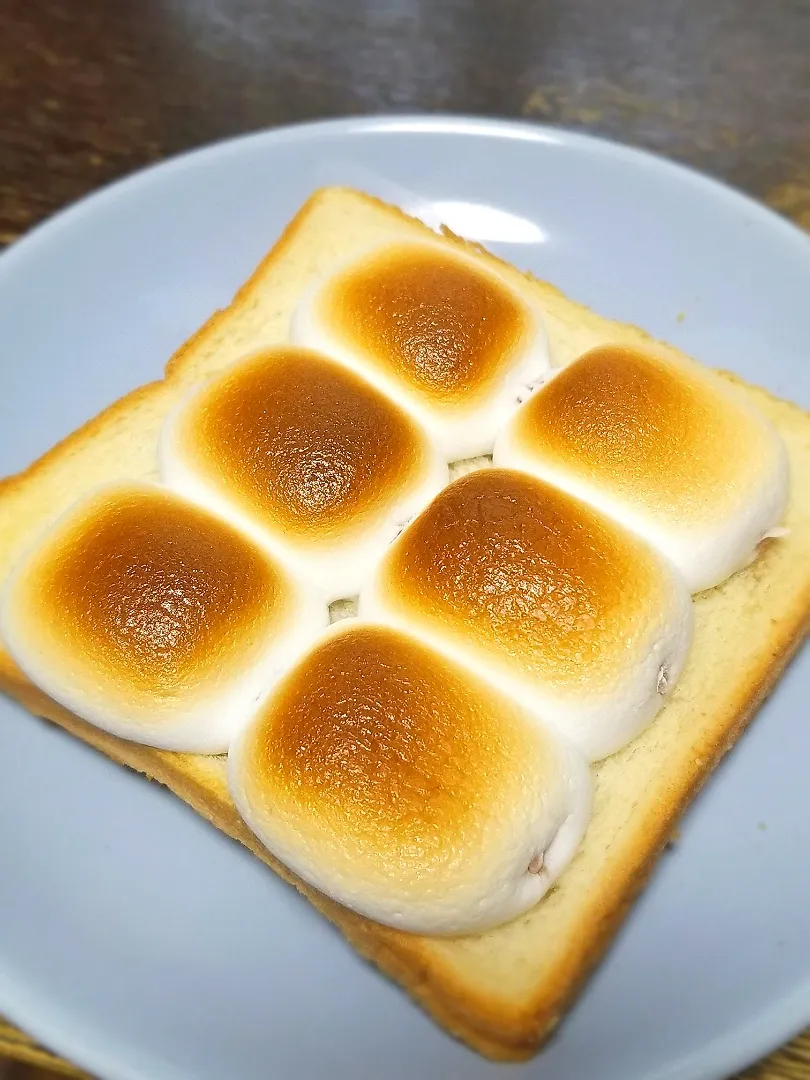 家族もハマる😍チョコマシュマロトースト|ぱんだのままんさん