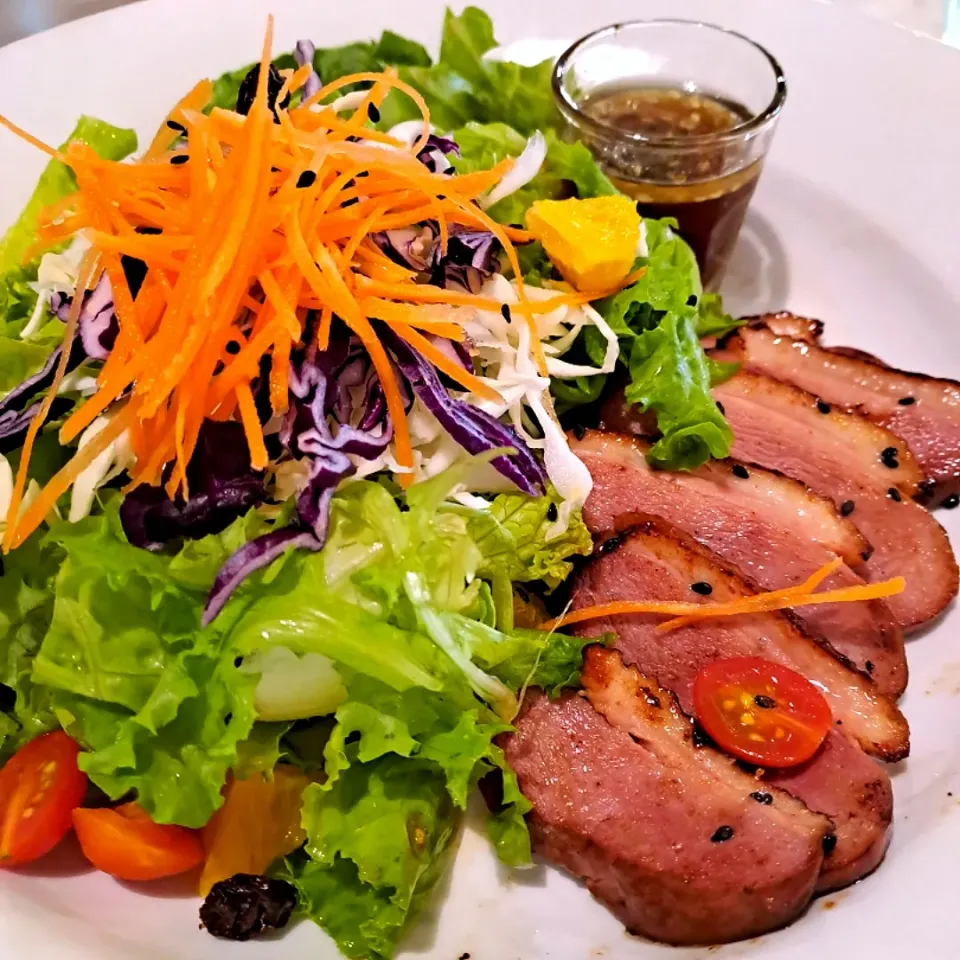 Smoked duck salad @ The Elephant Cafe & Bistro|ģřãçîöůşさん