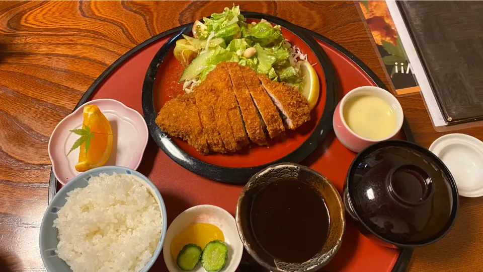 梅庄さんの香草とんかつ定食|Morito Kamiyaさん