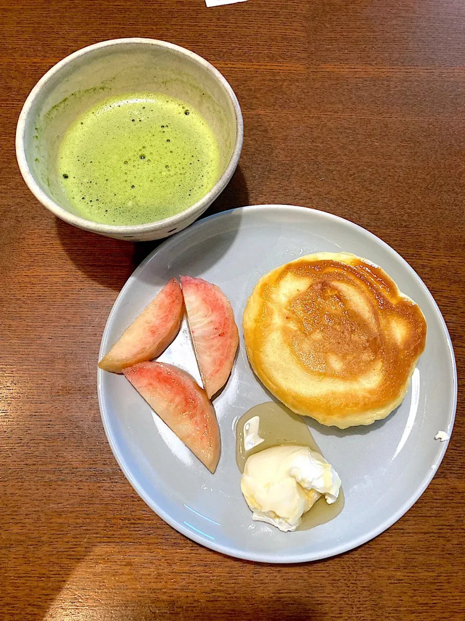 ホットケーキと抹茶の朝ごはん|えりぺいさん