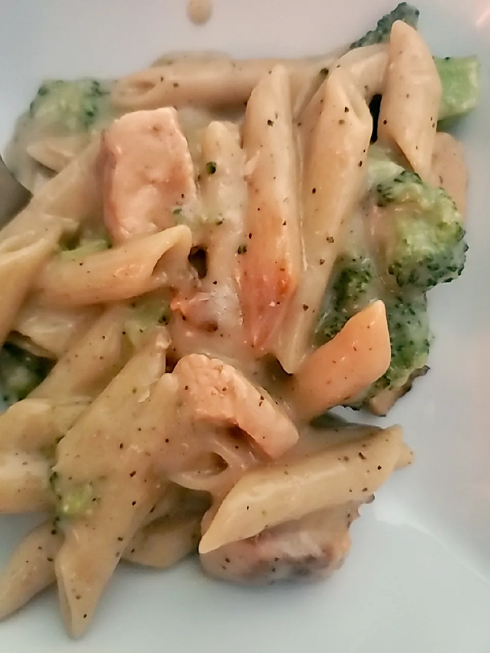 Non dairy Alfredo, Chicken, Brocolli n Side of Sourdough Bread|Ashさん