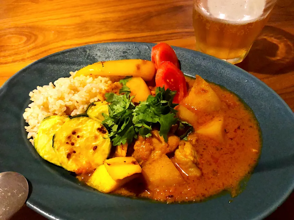 久しぶりの夏野菜スパイスチキンカレー|こんぶさん