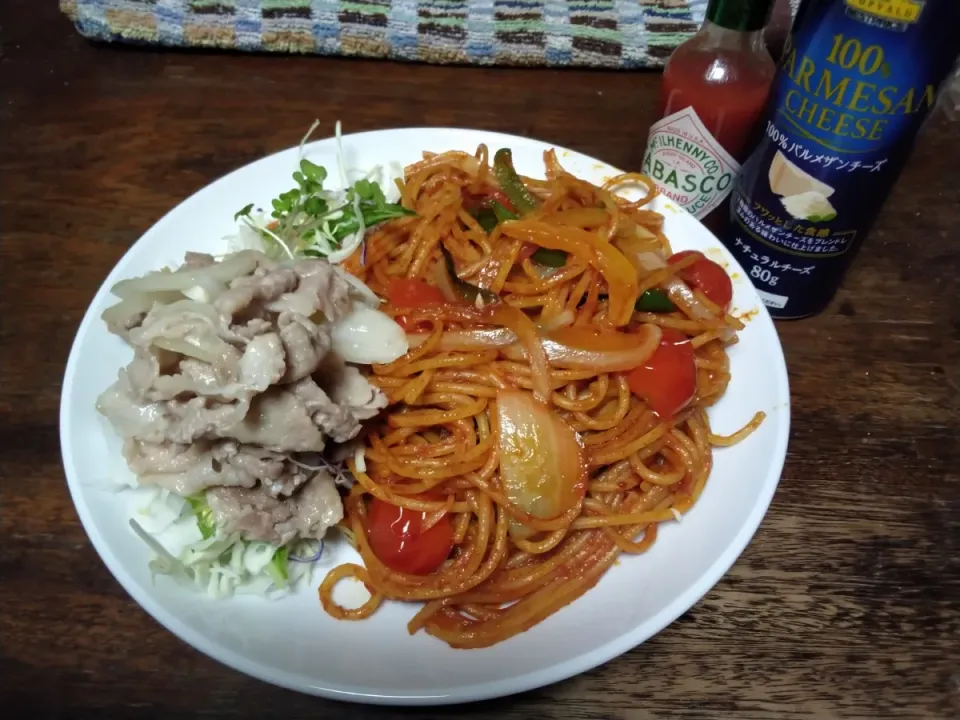 残り物の整理でこうなった🤣
野菜だけのナポリタンと生姜焼き、お腹いっぱいです😋💕|にんにくと唐辛子が特に好き❤️(元シャリマー)さん