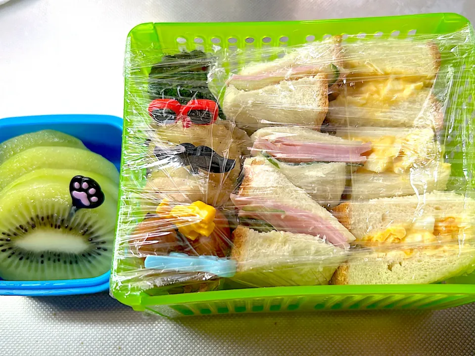 包んじゃった後でごめんなさい☆サンドウィッチ弁当|ゆきっちさん