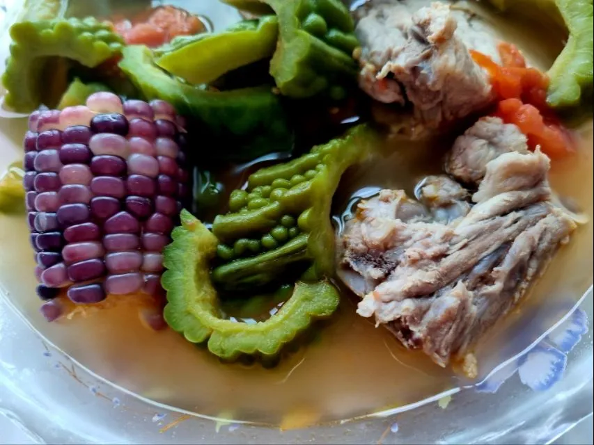 苦瓜大骨汤 - pork bone soup with bitter gourd|steven z.y.さん