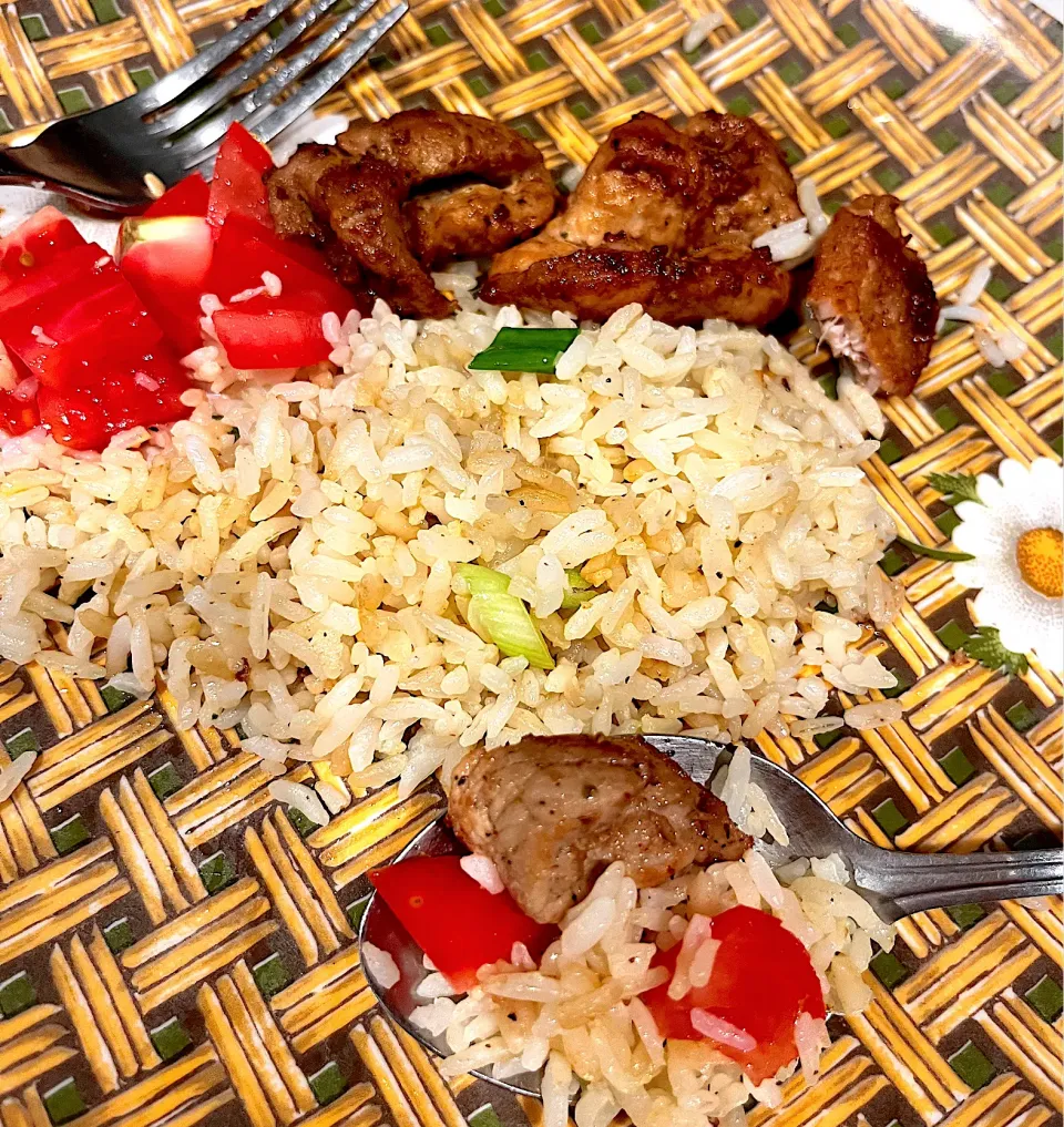 Snapdishの料理写真:Let’s Eat🍽 fried rice, chopped tomato, and pork tapa😍|🌺IAnneさん