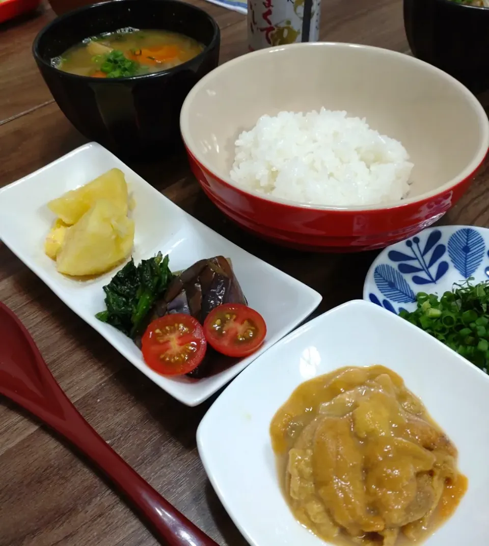 Snapdishの料理写真:今日も岩手の牛乳瓶うにでうに丼|ゆりちさん