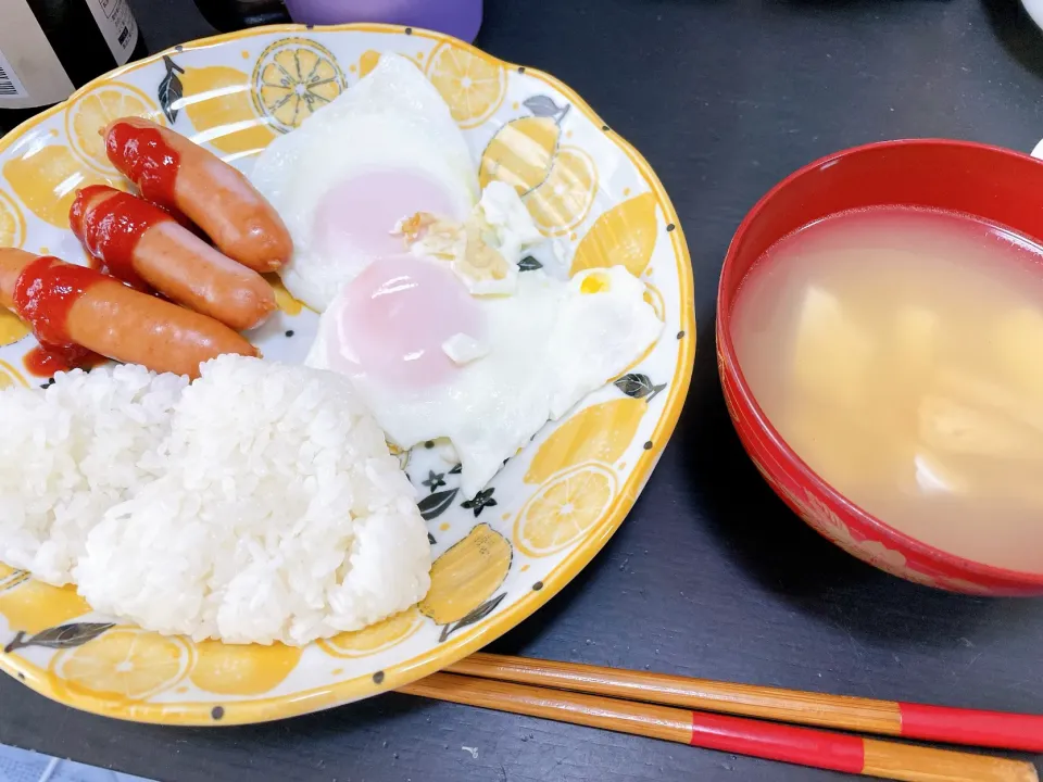 ウインナー　目玉焼き|ミホさん