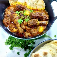 chicken curry with home made naan bread|putuさん