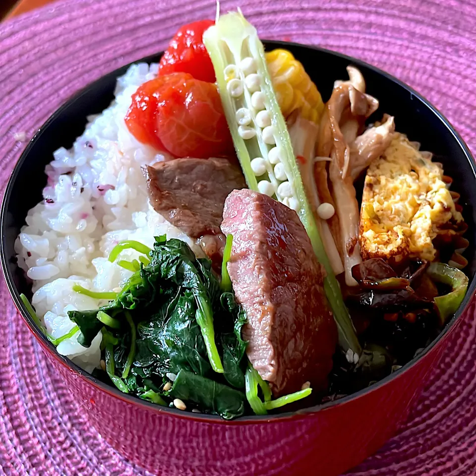 私弁当🍱内容一緒でも器が違うと印象違う|mokoさん