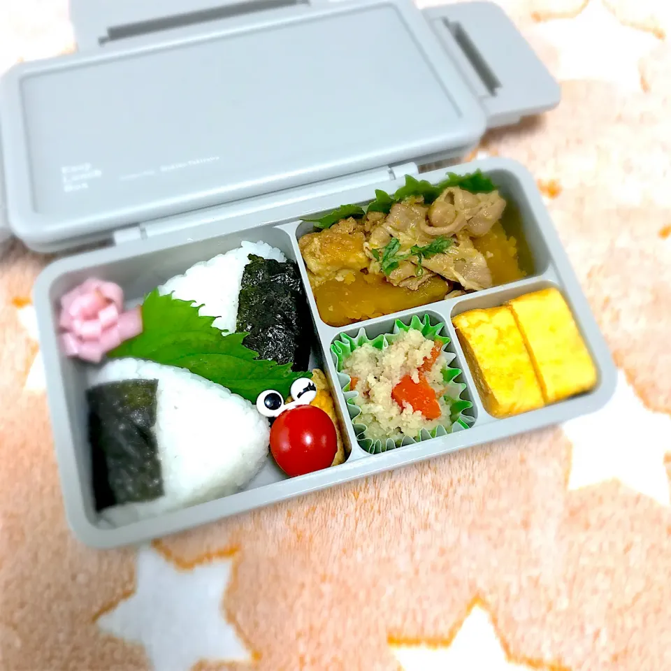 Snapdishの料理写真:SJK弁当🍱〜かぼちゃ煮・玉子焼き・オカラ煮・花ハム・男梅海苔|華恋さん