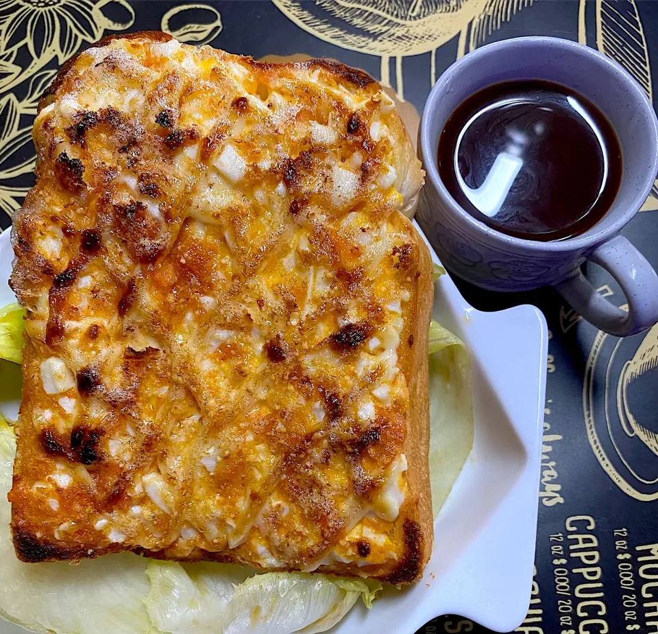 チーマヨ鮭卵トースト🥪|すくらんぶるえっぐさん