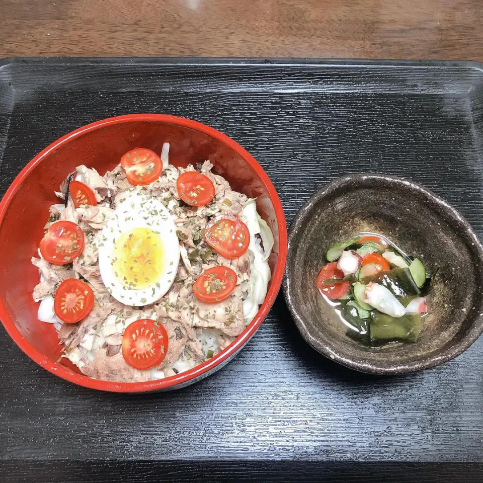 Snapdishの料理写真:見た目がイマイチ😅マグロ丼|まちゃさん