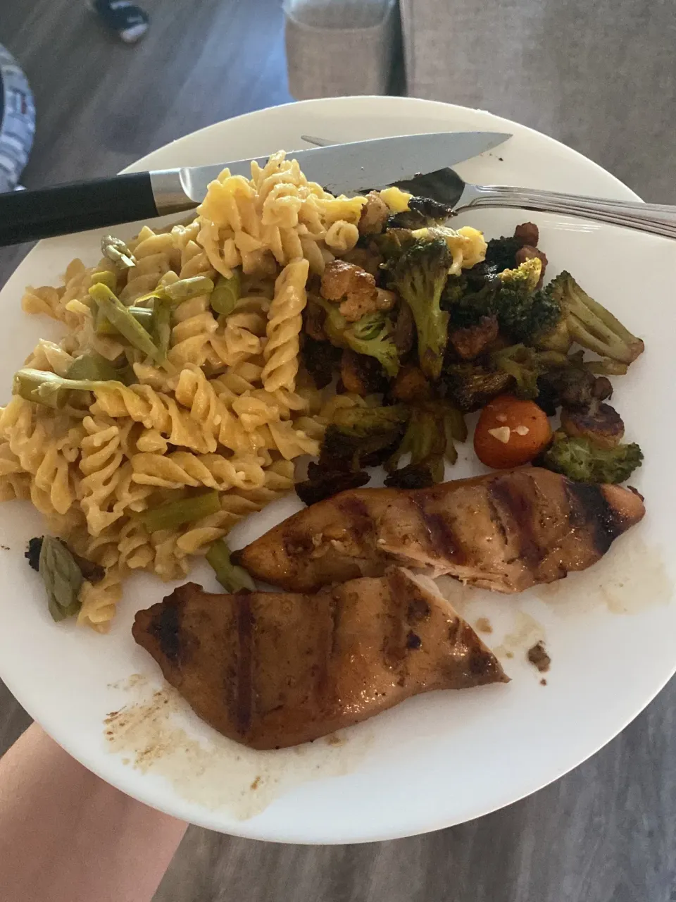 Snapdishの料理写真:Teriyaki chicken, balsamic veggies, garlic chickpea pasta with pickled asparagus 😻|Allieさん