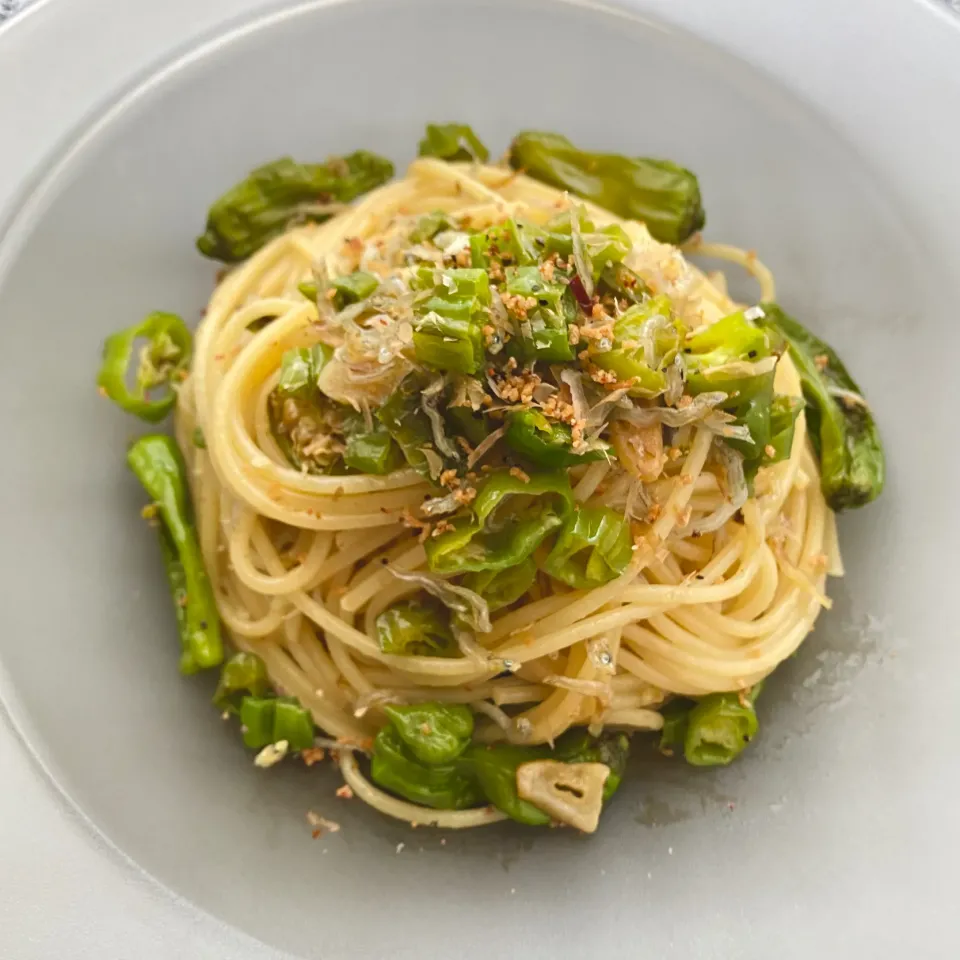 Snapdishの料理写真:七味香るししとうとじゃこの和風パスタ|OLの気ままご飯🍽さん